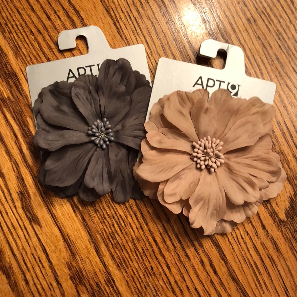 NWT Apt 9 floral pins.